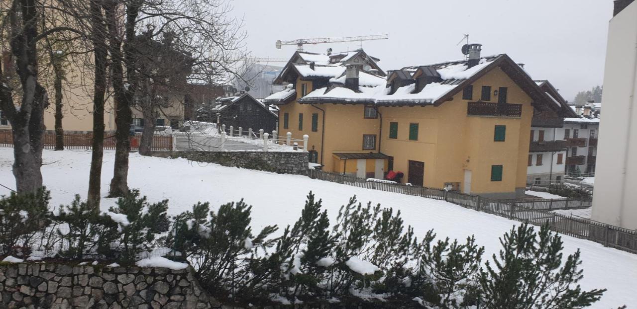 centralissimo appartamento indipendente, luminoso via del Castello Cortina dʼAmpezzo Esterno foto